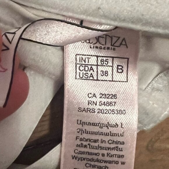 Lace Back La Senza Bra - Picture 3 of 3